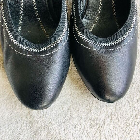 Vintage Chanel Black Cap Toe Leather Elastic Heeled Pumps - Picture 6 of 14